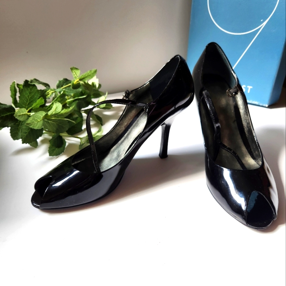 Nine West Mary Jane Heels size 9½